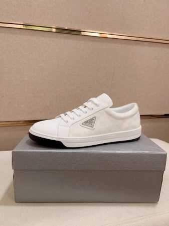 工厂价 高版本 高品质新款prada 普拉达 专柜同步上市， 新款男鞋、面料精选进口牛皮。内里:牛皮配透气网布高端气垫开模防滑橡胶大底，精美线条、简约大气，上脚 - 点击图像关闭