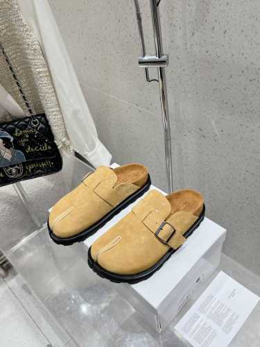 MaisonMargiela 马吉拉 MM6 勃肯拖鞋 不容错过的时尚单品 简单又有格调的美 跑量扛把子，分趾必入单品 时尚减龄神器 随性率真的感脚简单高级的设