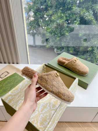 出厂 顶级版本 现货G027顶级版本 GUC*古驰2024年新款平底半拖一脚蹬时尚懒包头穆勒鞋 面料：牛皮 内里：真毛 鞋底：原版开模鞋底 尺码：35-40 4 - 点击图像关闭
