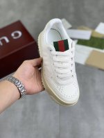 工厂价 实价 Gucci 古驰情侣款秋冬低邦走秀款休闲运动鞋，顶级版本！油边工艺一比一复刻。早春新款，打造属于完美的风格，又酷又飒 C位时髦穿搭 带复古加未来感