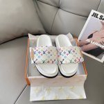 出厂：140 Louis Vuitton 路易威登2025顶级专柜 官网上新 顶级首发 Lv 25Ss 平底拖 Lv拖鞋 Lv潮鞋 Louis Vuitton