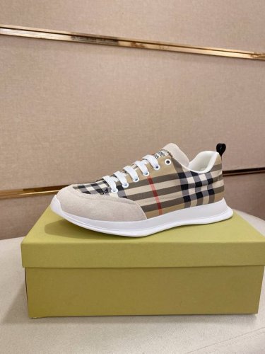 工厂p价 专柜同步Burberry 巴宝莉 顶级代购同步发售正码数 38-44 意大利进口反绒牛皮搭配官网布料 全进口透气网里 鞋底 原厂特供原版底 独家活动成