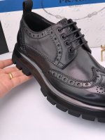4Cm厚底 prad* 超轻pu厚底 胎牛皮 高档大头皮鞋 进口胎牛 最细腻柔软的牛皮 价格p和质量最高 光泽 手感 皮面等指标一流 全包羊皮内里 高品质pu底