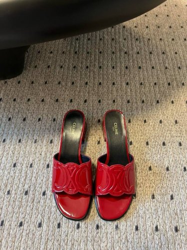 celin* 赛琳早春春夏新品凯旋门罗马粗跟拖鞋 非常高级的一款凯旋门设计极具品牌辨识度 超级好看百搭 好少女 鞋面 进口漆皮 内里 进口山羊皮 大底 进口真皮