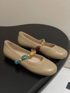 Gianvito Rossi25S春夏新款 罗西Gr宝石芭蕾舞鞋平底玛丽珍单鞋 异域风情满满的宝石，像一串手串，串戴在脚上，皮质超级柔软，上脚舒适感绝佳！真是到