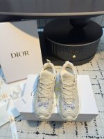 dior 迪奥2025春夏走秀新款 Vibe标志性时尚摩登运动老爹鞋 Cd字母Logo Oblique印花图案系带拼色厚底跑鞋 材质:鞋面采用特殊工艺搭配网眼织