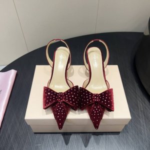 出厂： 独家顶级版本 小众品牌Mach&Mach2025Vs新款单鞋系列 蝴蝶结烫钻单鞋 又美又嗲、珍珠蝴蝶结加缠绕式设计让你在人群中一眼出挑 搭配任何一件Bl