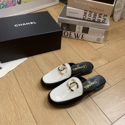 单鞋 拖鞋251 chane* 小香2025新品 双C字母扣方头粗跟乐福鞋 相比经典款 这款乐福鞋更有特色 太爱这个字母设计了 鞋面 采用进口小牛皮 漆皮 内里