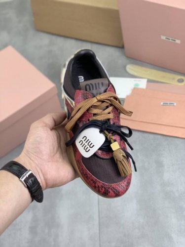 工厂P价P 实价 缪缪Miumiu 2025Vs春夏新款休闲鞋系列 主打最新款 休闲鞋硬货上新 代购级别！高级感十足！国内外博主刷爆的一款，复古又时髦 上脚美炸