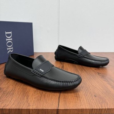 Dior 迪奥 Dior Odeon便鞋 粒面牛皮 绒面牛皮 荔枝纹牛皮多重风格可选！延续经典豆豆鞋设计风格，皮革与扣带的经典搭配，紧致皮革制作，彰显优雅气质！