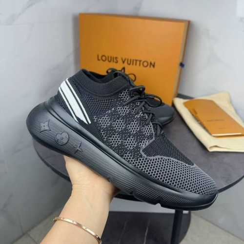 上新Louis Vuitton路易威登2025新款Louis Vuitton系带系列！鞋面复杂飞织工艺现已火爆登场，专柜LV形状压花拼接原图案，原版原材料，面料