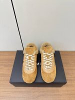 Dries Van Noten DVN 美拉德风德训鞋羊毛里 代购级Dries Van Noten DVN 马拉松复古德训鞋 2024春夏系列，设计师通过改造、