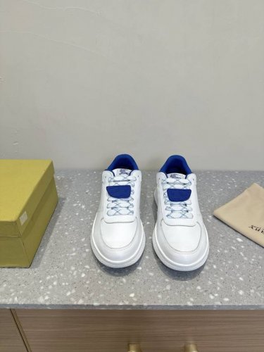 皮面 限男款 Burberry巴宝莉Box系列 格纹 休闲 运动鞋 原版购入开发 做货 Box系列运动鞋 选用光滑小牛皮面料打造，点缀马术骑士徽标 EKD 压花