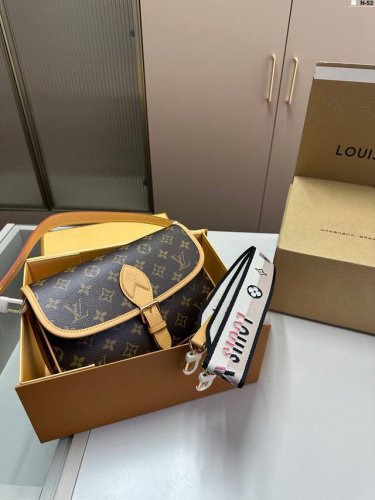 Lvdiane老花法棍包走秀款 单肩斜挎腋下包搭配花卉刺绣肩带 配2个肩带 都可以拆卸 N-53尺寸25×13折叠盒飞机盒