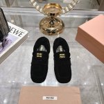 出厂 Miumiu 缪缪25Ss早春走秀新款一脚蹬懒人鞋玛丽珍芭蕾舞鞋 高跟单鞋 官方春夏走秀新款，时髦百搭 即可咸又可甜 一点也不磨脚 无论光脚穿还是搭配袜子