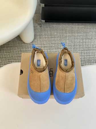 男装10 Ugg王一博同款塔斯曼 UGG Tasman Weather Hybrid一秒蹬 男女同款经典Tasman鞋型之上加入大橘底机能撞色设计，环保防水防雪 - 点击图像关闭