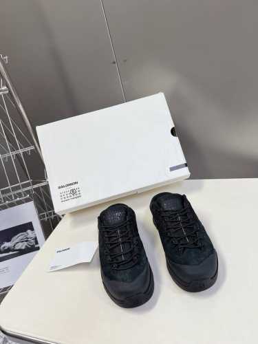 Salomon萨洛蒙X Mm6马吉拉 联名 X-Alp系列 情侣款 户外 休闲 运动鞋 原版购入开发 做货 这款由Mm6全新演绎的X-Aip专注于其空气动力学的