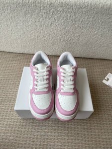 全新升级 Alo25S 春夏新款 拼色小白鞋厚底舒适休闲款 Alo比耐克更懂女生！上脚超级百搭！而且超级舒适！是厚底款但是上脚一点都不沉重！ 非常轻便！套上袜套