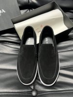 新款 Prada 普拉达休闲套脚懒人男鞋 内里羊皮 白色牛皮垫脚烫银logo徽标点缀 原厂专用大底 与老款比较不同在于工艺和升级 精工打造 上脚舒服满分之作 3