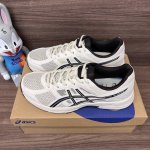 顶级版本Asics Gel-Contend 4 亚瑟士 轻便舒适防滑耐磨 灰色低帮跑步鞋。 货号: T8D4Q-030 包装:全套得物配件毒盒配纯棉袜子一副。