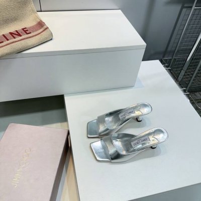 高品质出厂 顶级品质 Jimmy Choo周仰杰25春夏 Jc新款简易方头猫跟拖鞋 鞋面采用进口羊皮精心制作没有多余的装饰 简易大气 尽显时髦优雅气质 令脚下每