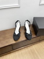 顶级版本Chane*｜小香25C早春新品 缎面蝴蝶结凉鞋系列！ 法式风情 真是美到心尖尖上啦！优雅又浪漫的仙女应该就是这样吧 鞋面:原版定制真丝材质 内里垫脚: