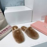 高品质出厂 ！顶级品质miumiu24ss秋冬新款金币包头羊羔毛拖穆勒半拖鞋！保暖舒适百搭！ 鞋面采用牛反绒 兔毛 内里垫脚羊毛 原版开模橡胶大底 码数:35-