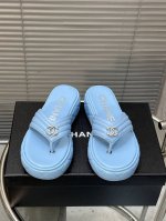 出厂 P340 Chanel香奈儿25 C春夏拖鞋人字拖 高版本 厚底凉鞋太好看太好看了，非常柔软的羊皮不用害怕磨脚，上脚不重，简直无敌增高，超喜欢这个设计，本