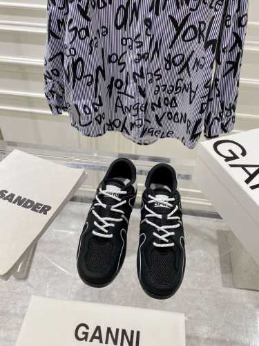 出厂 新品来袭 GANNI 杨幂同款 拼色复古德训鞋休闲运动鞋 原版购入开发 做货 丹麦知名品牌ganni 复古拼色德训运动鞋 整体鞋面为颗粒感十足的帆布材质，
