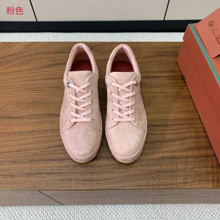 Loro Piana 休闲鞋。 意大利顶级羊绒复古优雅低调奢华。时尚性与皮料实用性同样兼具依然全网最高品质。鞋面羊京丝质柔滑。羊皮内里，原版大底。 码数：35- - 点击图像关闭