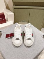 男码10 Gucci 情侣款小白鞋升级版，近几年一直火爆；新色更新不断；明星 网红 直播等必定种草打call，经典时尚风格，5D绘图打印；电绣面等 原版定制牛皮
