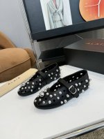 品 牌：Alaia 新款ALAIA阿莱亚法式芭蕾舞单鞋平底鞋 原本更具有柔美浪漫气息的芭蕾平底鞋，在加上钻、金属饰钉等中性风十足的装饰后，传统的芭蕾风格具有了更