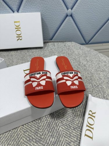 顶级版本迪奥 拖鞋 Dior 春夏胶囊系列 5D打印垫脚 立体刺绣度假字母拖美爆的全新系列 暴走利器原版开发 全系发售 配最新水墨山水全套包装 认准我们内里 垫