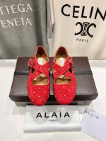 高版本出厂 独家新品 Alaia 阿莱亚25Ss 走秀款糖果色平底芭蕾舞鞋 最近超火的一款平底鞋 章小蕙同款 甜酷芭蕾风 人气超高的一款芭蕾舞鞋，浪漫又迷人 舒