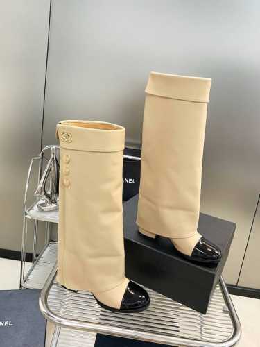 出厂价 CHANE*｜小香24P秋冬新品 菱格粗跟裤管靴 独家正版开发 完美复刻原版这款超多网红博主穿搭 时髦感爆棚不要觉得穿靴子有点早 时髦的宝宝都在秀了绝对