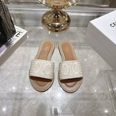 出厂 Celine 赛琳2025春夏新款懒人拖鞋 这一季的沙滩鞋出新款了这款新布面刺绣更精细一些 更显得小巧 优其脚感真舒服 颜色也都很好看 一次超级爆火 近期