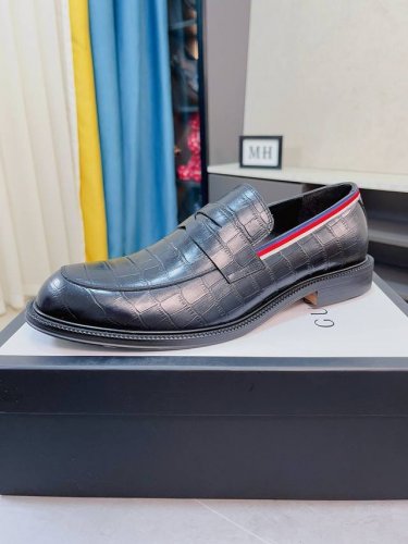 出厂价pp Gucci 古奇 原版小牛皮 水染牛皮内里 原版大底男女时尚 正装休闲皮鞋 套脚款男女鞋系列 年轻时尚 欧美潮流 英伦风格 随意搭配 脚感舒適 标准