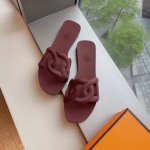 冲量价: Hermes 爱马仕～新款猪鼻子果冻鞋 一体成型胶拖鞋、软软的！防水又防滑 海浪沙滩没有比它更配的拖鞋了 特殊渠道货，直供海外 采用达到欧标环保标准的