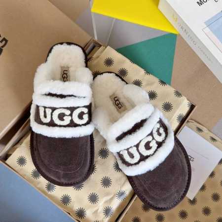 顶级版本：女款 澳洲UGG 油叽叽 刺绣 字母 羊毛拖 胖头拖 胖丁拖鞋 雪地靴 原版购入开发 做货 油叽叽刺绣logo毛毛鞋，一眼就上头的款式 胖胖的方圆头鞋 - 点击图像关闭