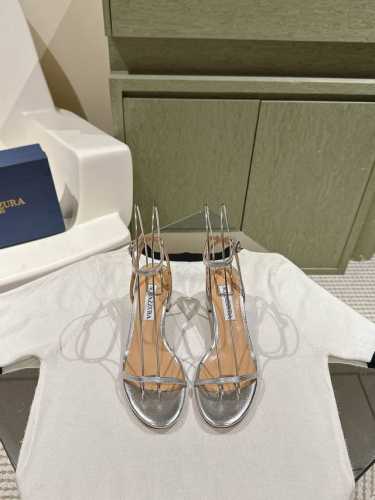 Aquazzur* 菠萝早春专柜新品仙女时装鞋系列，大量上新同步官网全系列均可定制龙年主打一个火爆，全网各大网红纷纷开秀，绝美的穿搭系列！ ★★★★★ 鞋面 羊