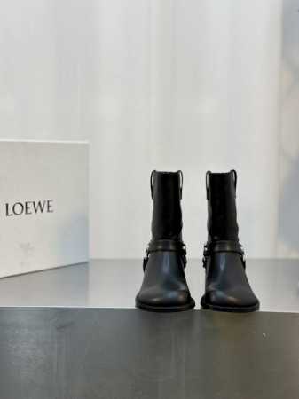 LOEWE 罗意威 24ss 秋冬新款 平底 短靴 简约大气时髦 耐看不过时 是时尚圈永不退潮的经典所在 复古的英伦风格 让你穿出不一样的气质.对版原版楦头 专 - 点击图像关闭