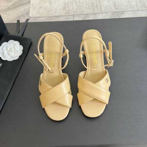 CHANE*｜小香24P春夏新品 珍珠跟高跟拖鞋 乖巧秀气的珍珠跟优雅减龄 仙气满满的公主氛围！ 鞋面采用进口羊皮 羊京 内里垫脚均为粒面羊皮 意大利进口真皮大