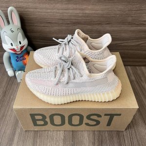 偏小一个码 顶级版本Adidas Originals Yeezy Boost 350 粉色 满天星 鞋面反光 减震耐磨 低帮 休闲运动鞋 男女同款 码数：36-