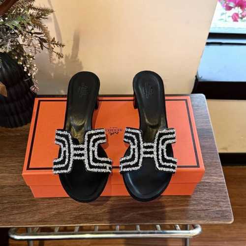 橙子出厂价p hermes 爱马仕 夏季经典H拖 水钻粗跟拖鞋 旅游度假沙滩凉拖 跟高 4.5Cm 码数 35-42