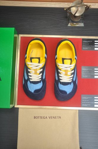 出厂价p Botteg Venetta Bv 全牛皮内里 独家新款 官网新款 鞋面以上乘的顶级小牛皮制作 细腻的手感 流淌奢华的质感 为精致男士量身制作 铸就高