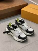 louis Vuitton 路易威登 -高端品质 原单 -原版反绒小牛皮 品牌塑胶模块 品牌帆布布匹 -内里 垫脚：品牌帆布 -大底 超轻Tpu 橡胶 组合成型