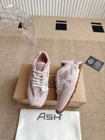 ash Kasar Mesh 德训鞋 艾熙春夏新款 意大利轻奢潮牌 德训鞋 小白鞋优质牛皮多彩鞋标透气孔设计坚韧 休闲系列，简约设计的冲孔透气鞋身，搭配轻盈回弹 - 点击图像关闭