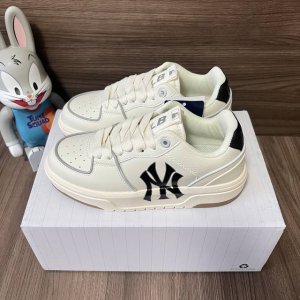 顶级版本Mlb Chunky Liner复古厚底休闲板鞋男女同款象牙白色。 码数：35-45码 编码: 3Asxca12N-50Ivs 全套得物包装：毒卡 毒扣