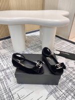 顶级版本 Chanel香奈儿 2024专柜顶级蝴蝶结水钻玛丽珍单鞋 这款经典设计；不平凡的水钻蝴蝶结拥入了多种配色元素 多元化混搭非常好看百搭，上脚非常轻巧 舒