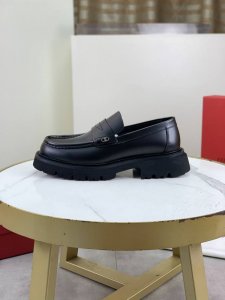 工厂p价p 顶级品质 Salvatore Ferragamo 菲拉格慕商务皮鞋 1:1顶级代购品质 鞋面进口精选原版开边珠小牛皮 内里垫脚均用进口原版水染牛皮